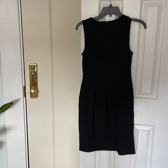 Professional Dress - Picture 4 of 4